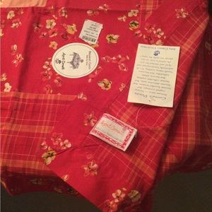 Tablecloth Red plaid/flowers
